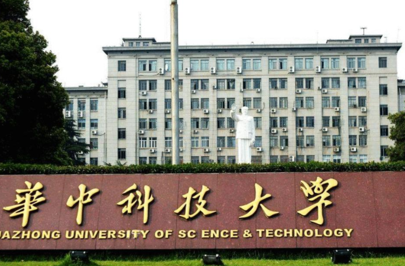 学校的面积可以大到什么程度？坐地铁上课，迟到竟成了家常便饭