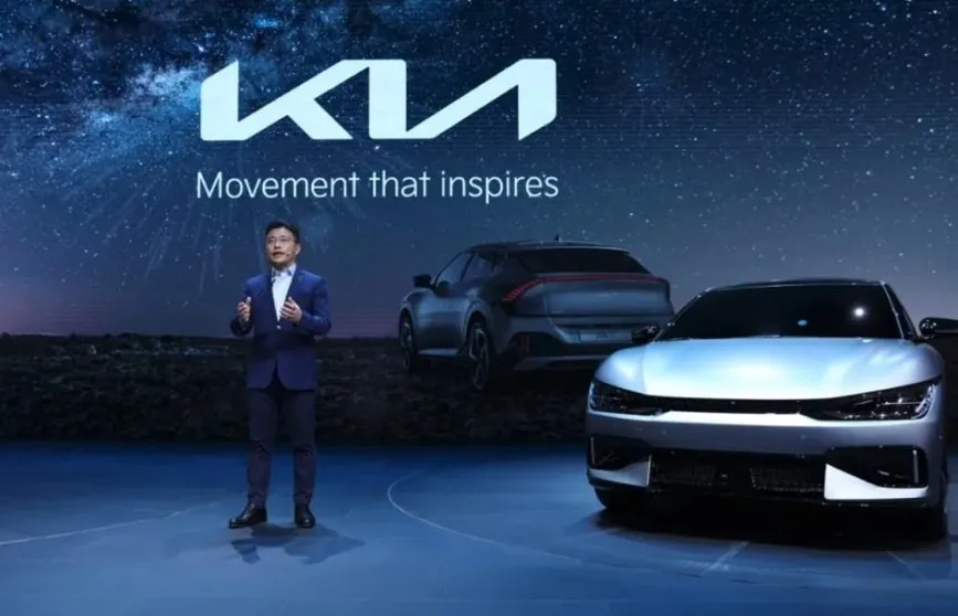 5.0 V8自吸，起亚K9亮相，引进国内对标A6L