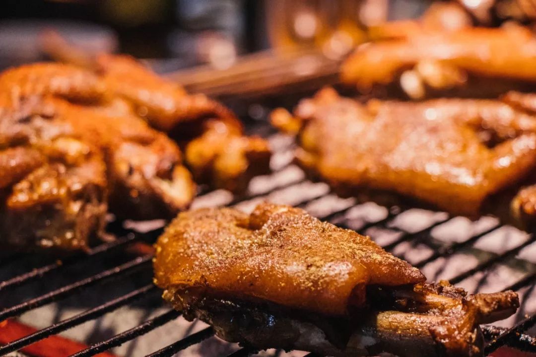 南京高校后街Battle战，一街更比一街香