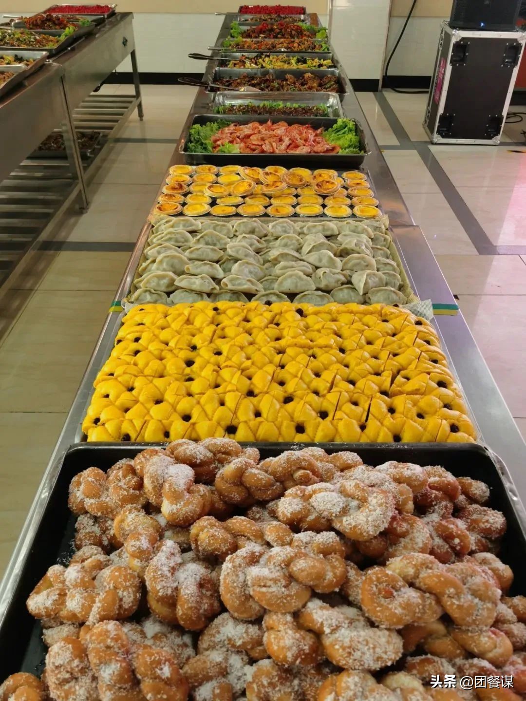 全网最帅厨师长、霸气菜、全鱼宴……高考“加油餐”实力爆表