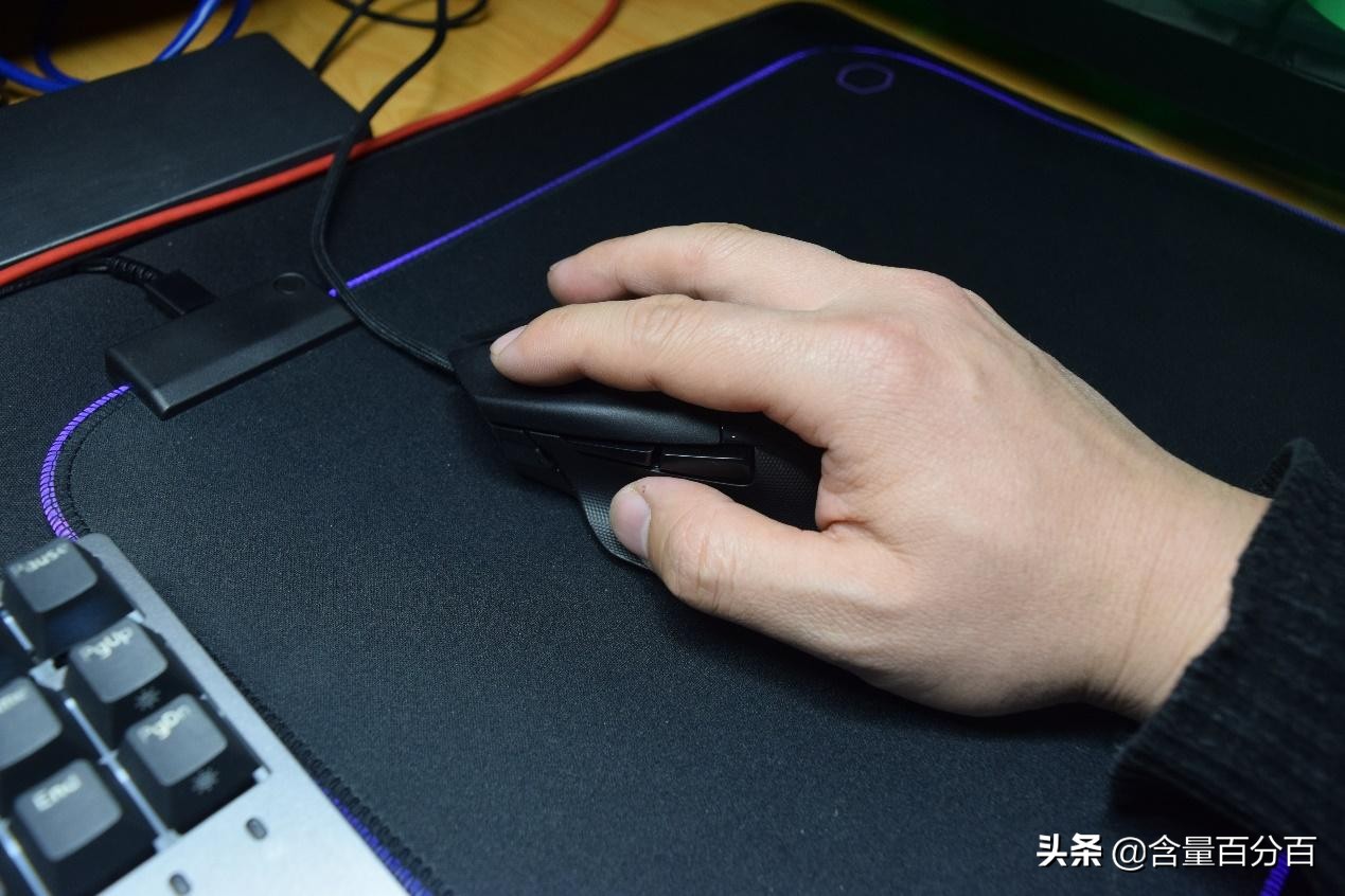 不谈性价比，轻量级电竞鼠标雷蛇Razer 巴塞利斯蛇 V2 拆解点评