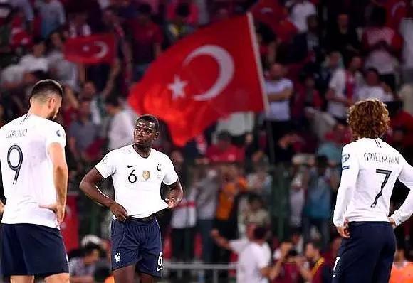 2-0！世界杯冠军轰然倒塌，8分钟被连进2球，土耳其爆冷3连