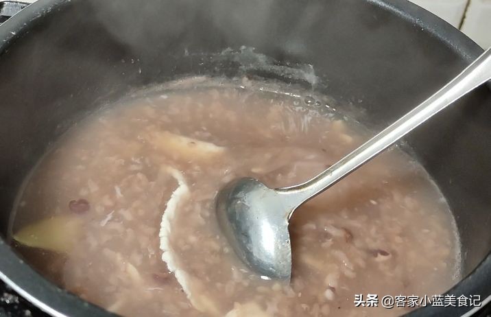 小孩光吃不长肉，入冬后多做这瘦肉粥，常吃脾胃好，吃饭也香