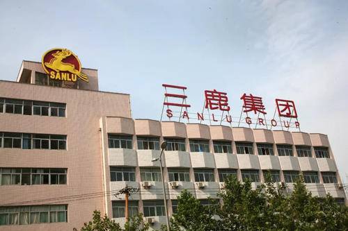 “乳业女皇”田文华：45岁执掌三鹿，66岁因三聚氰胺被判无期