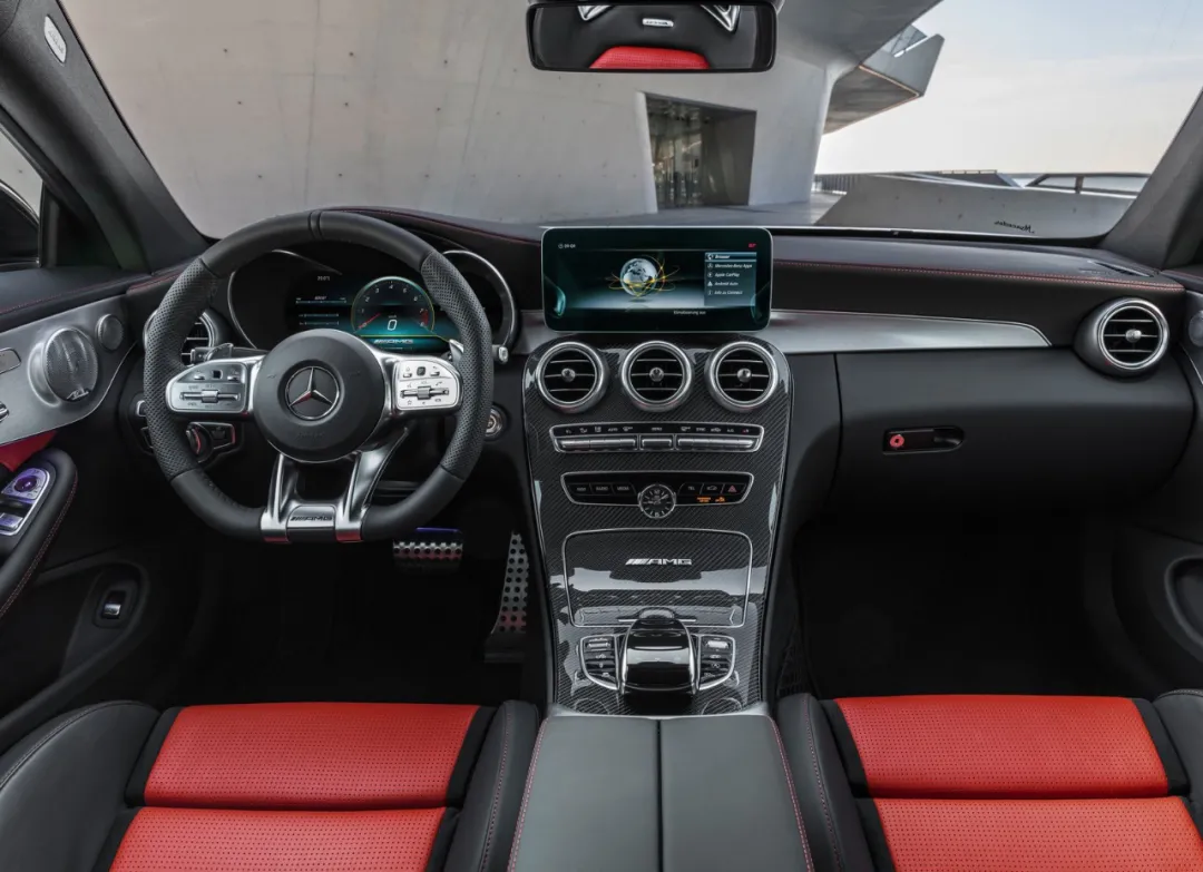 3.9秒破百的性能怪兽谁最有乐趣?奥迪RS5、宝马M3和AMG C63这样选