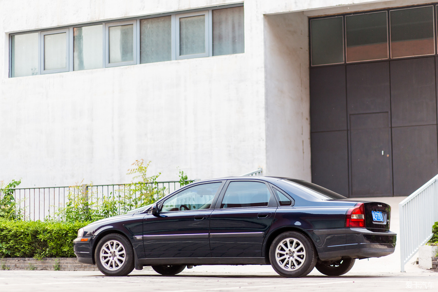 车载传真机真是活久见！体验经典老车Volvo S80四座版