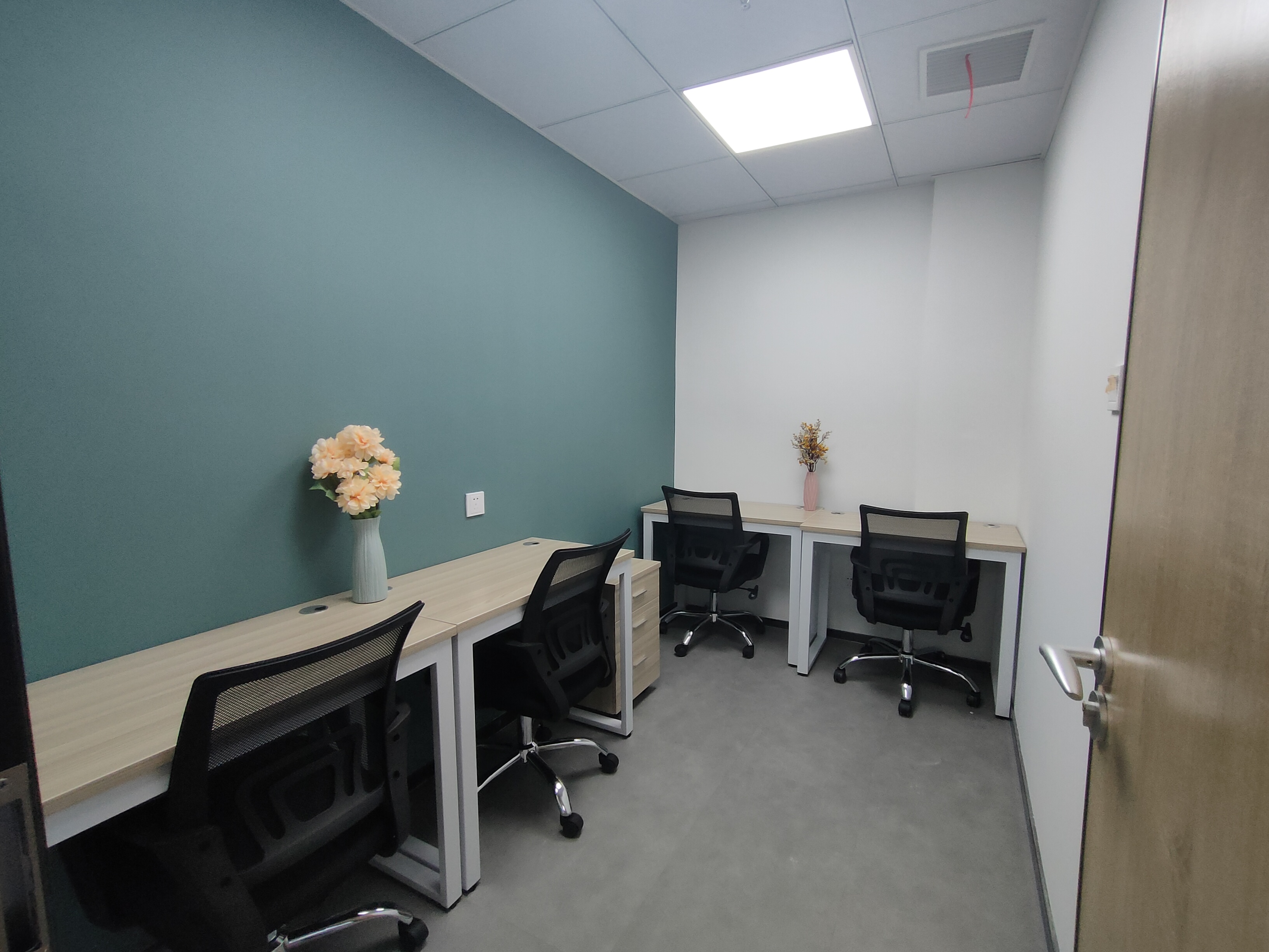 出租福田华强北办公室，有红本凭证/租赁合同/低至1380