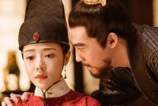 那就是由于皇后胡善祥,跟汉王朱高煦的关系不清不楚,导致朱瞻基受了