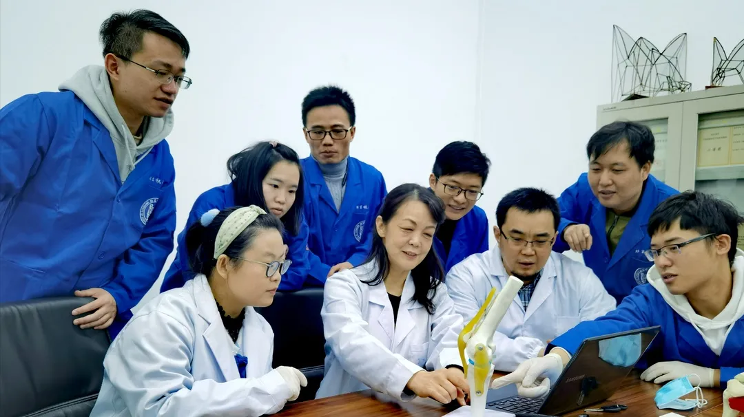 国内首次！北京“超牛”女教授：斩获终身最高荣誉，手握30多项国家专利！