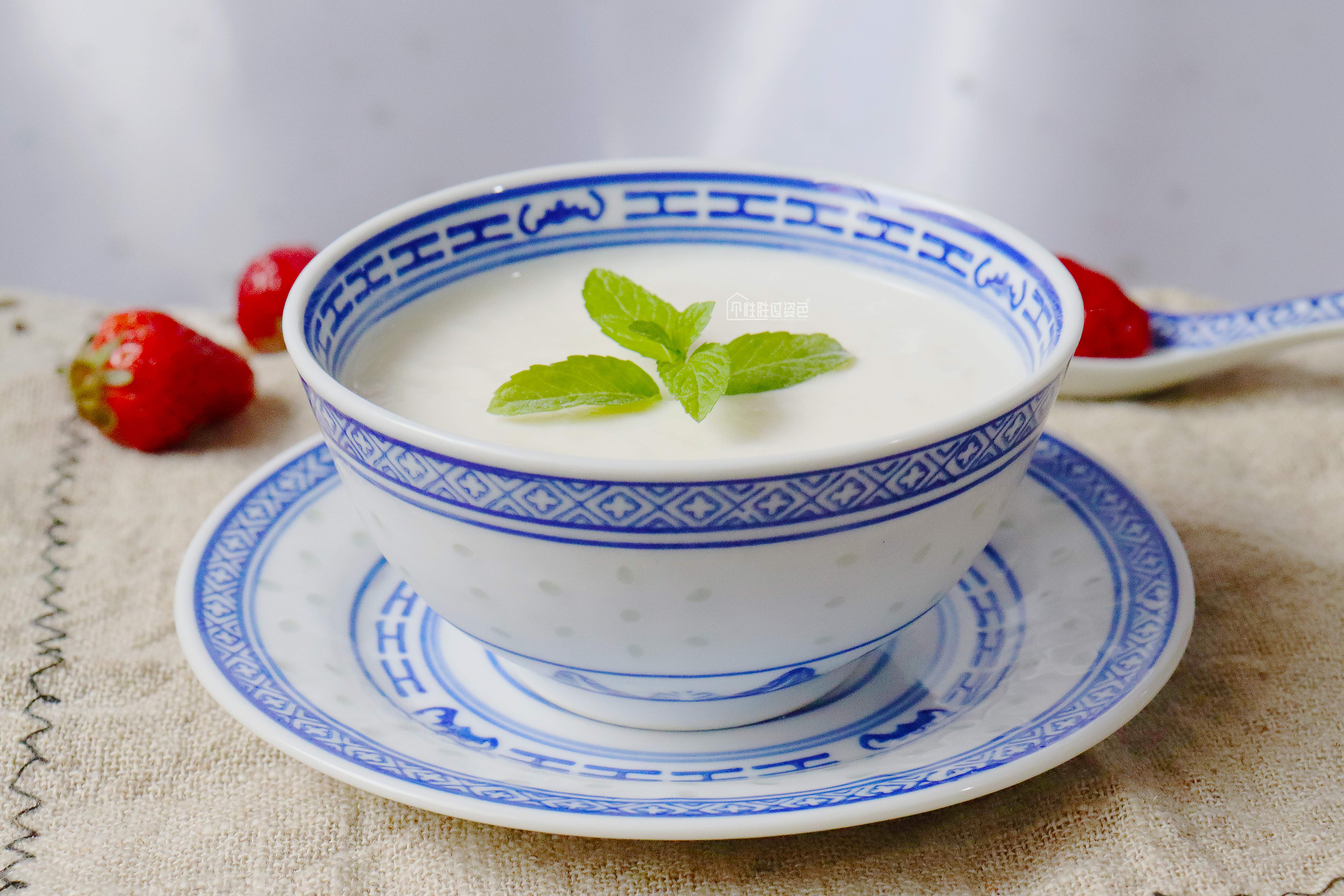 教你自己在家做酸奶，不用酸奶机，不用菌粉，酸甜浓稠滋味足