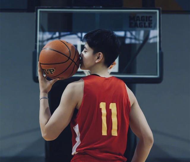 中国女篮球运动员杨舒予(杨舒予的介绍)