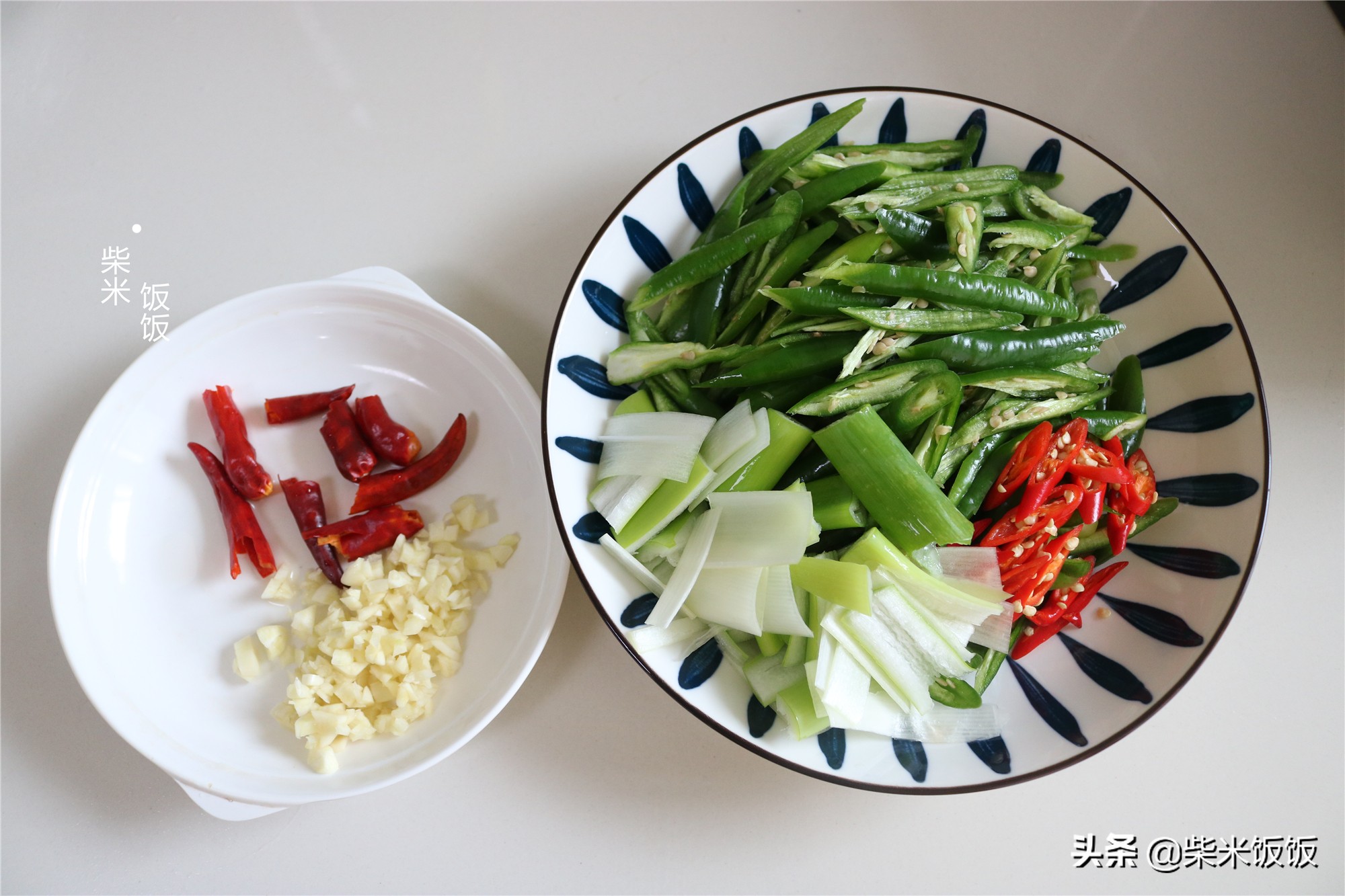 这款开胃小咸菜，北方人餐桌上常见，炒一次吃几天，香辣下饭