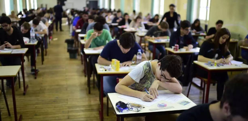 高考语文作文如何能够取得高分？字迹工整，清楚标题立意缺一不可