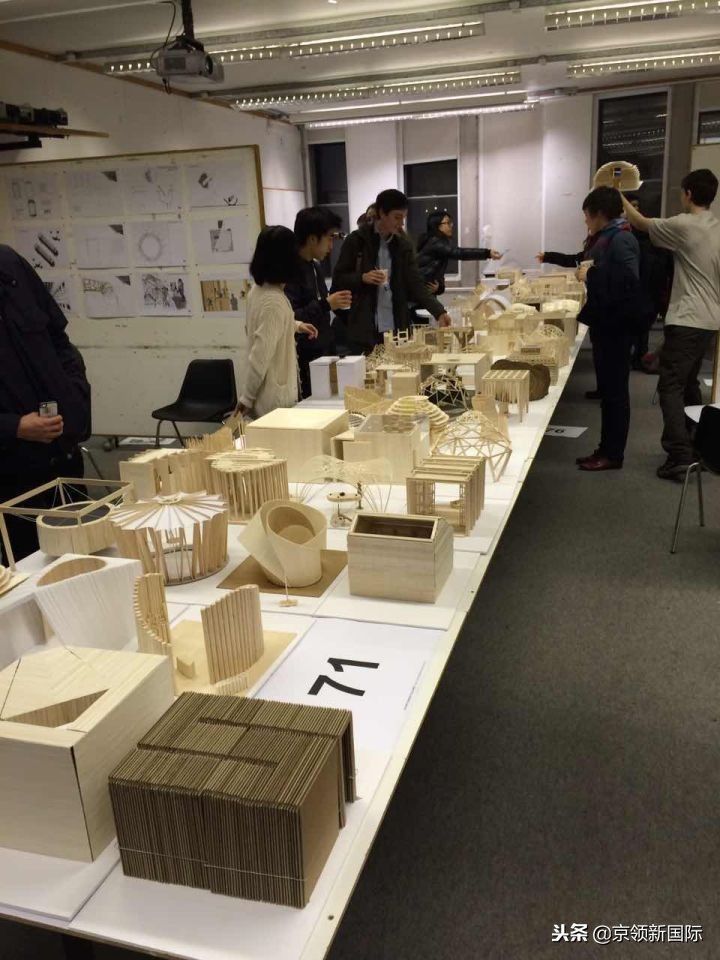 排名低于200的大学，毕业生月薪竟超20万？