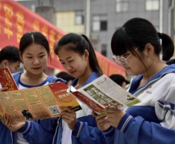 资深教师任职多年，发现班上数学好的学生，往往有3个共同特点