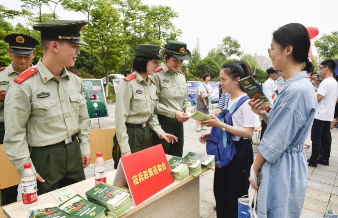 高三去当兵和大一去当兵有区别吗？不仅学历不同，待遇差别也很大