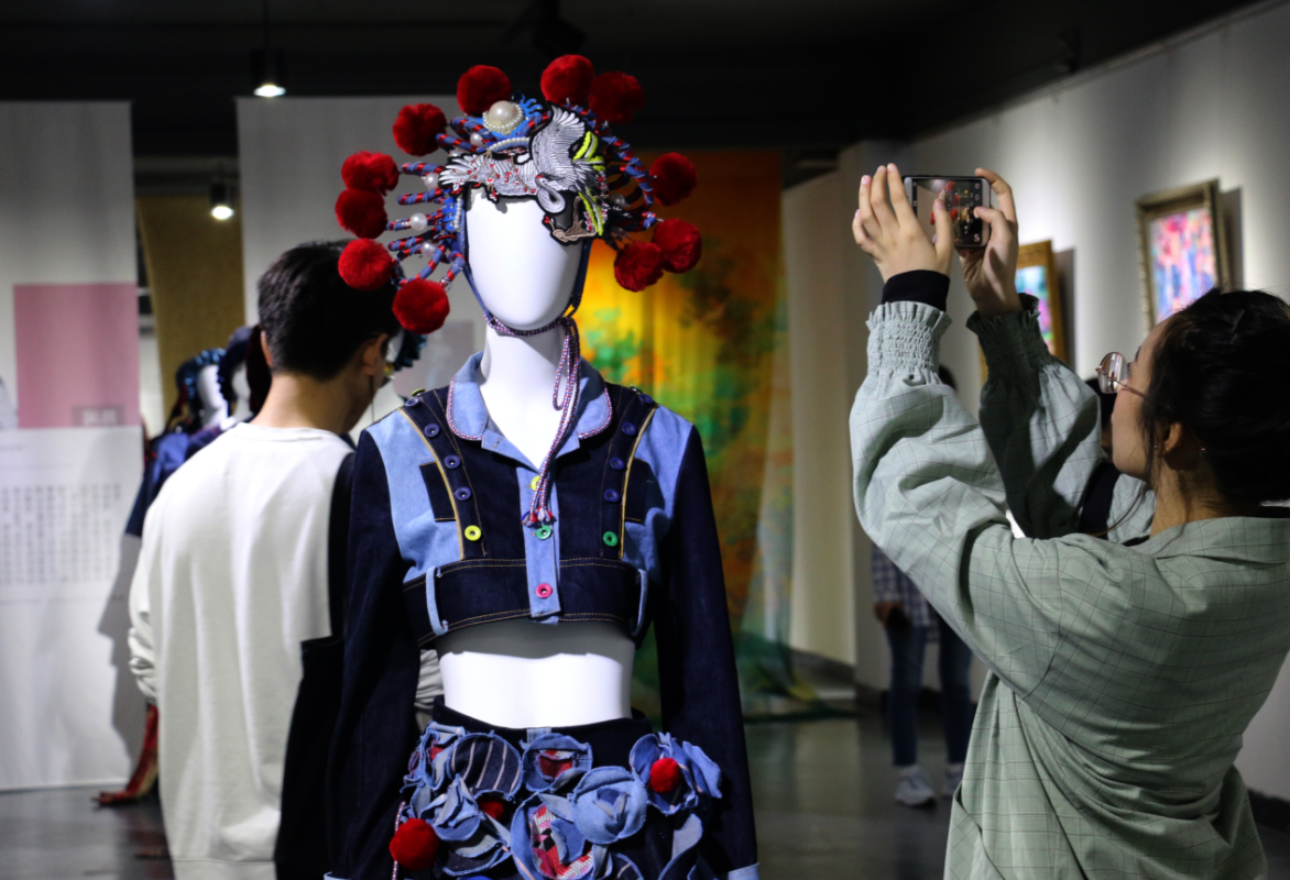 上海这所211改名“失败”，外地生觉得不靠谱，当地学生却很喜欢