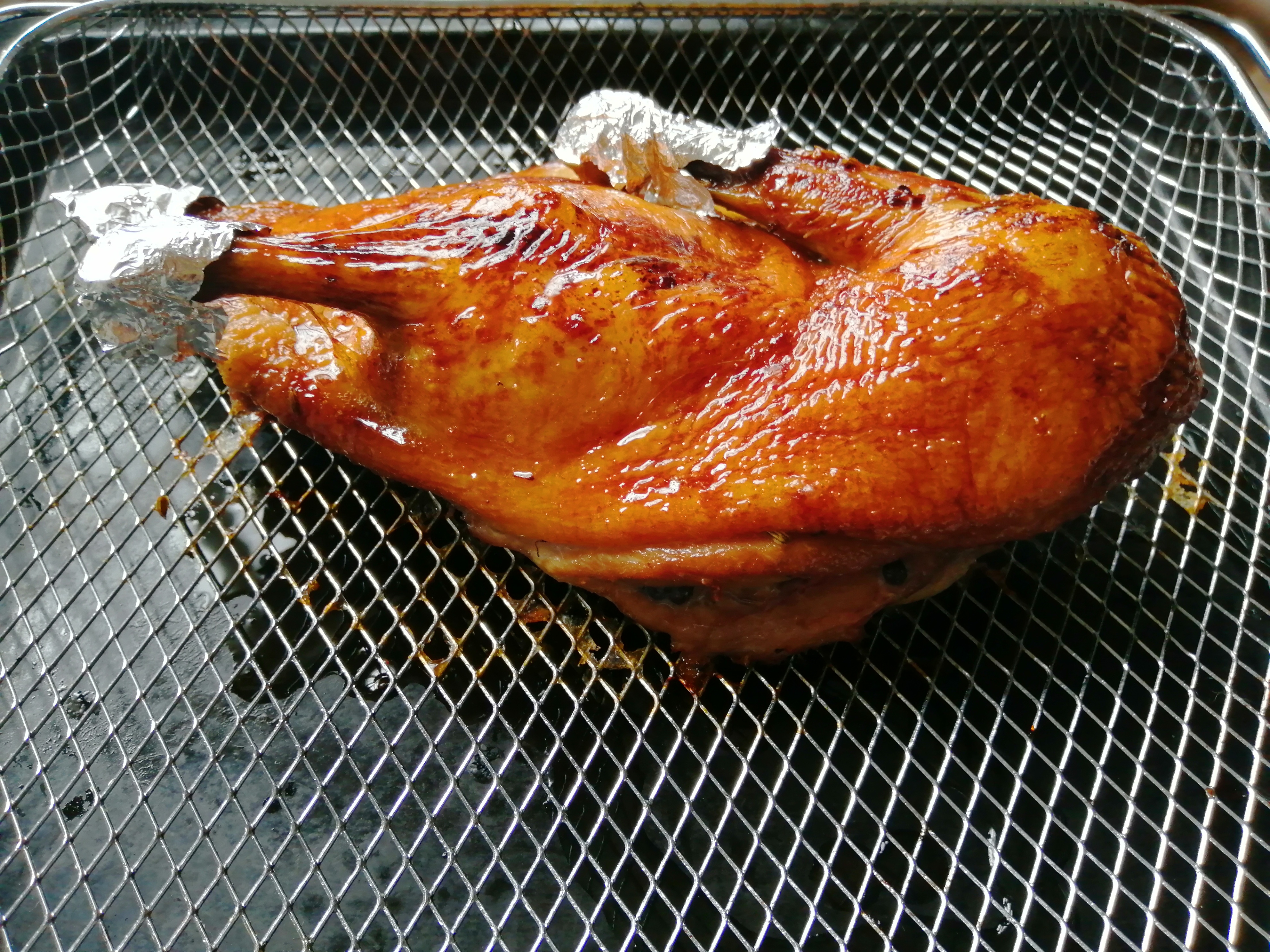 想吃脆皮烤鸭不用去饭店，这样做方法很简单，皮脆肉还嫩，真香