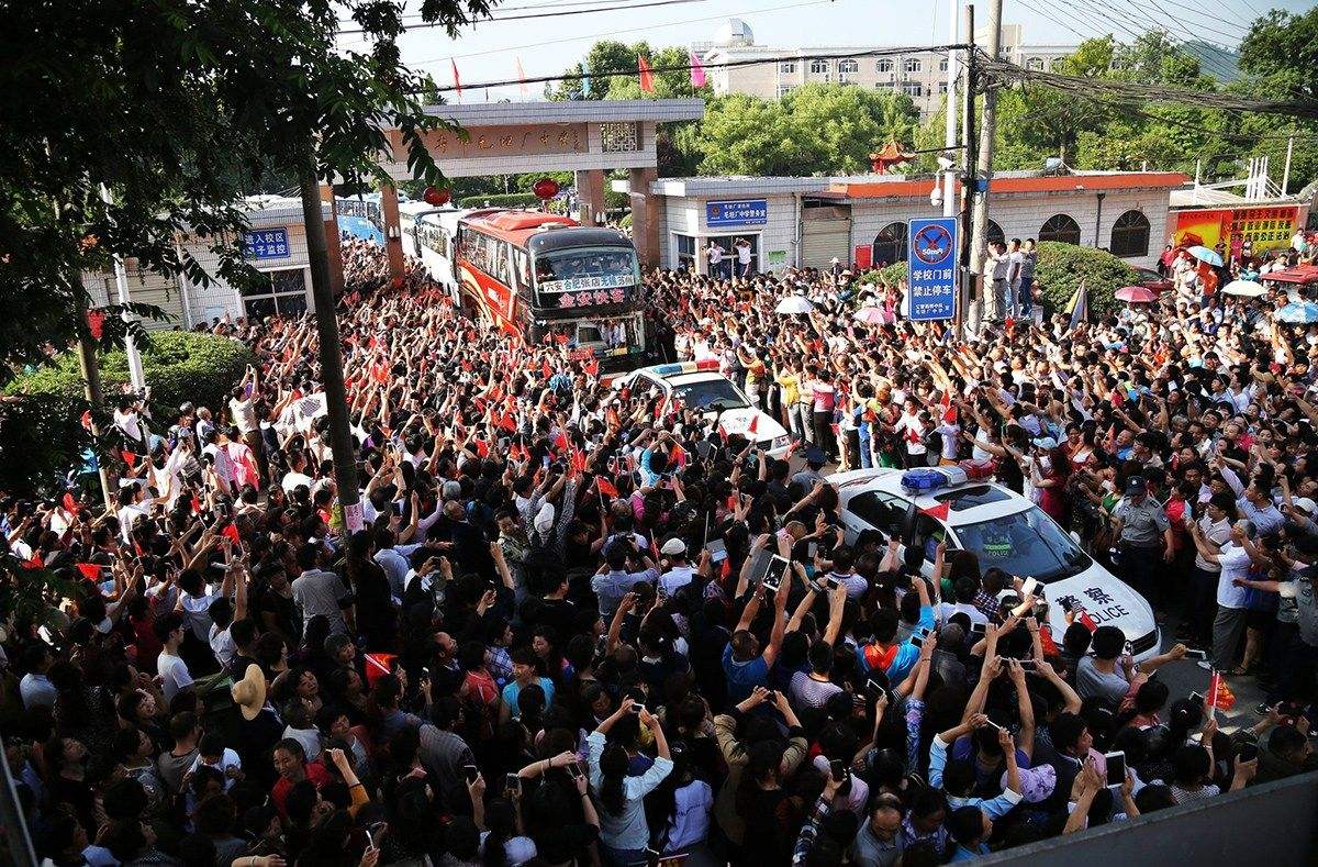 毛坦厂中学低调放榜，本科达线再破1万人，两个数据打破质疑