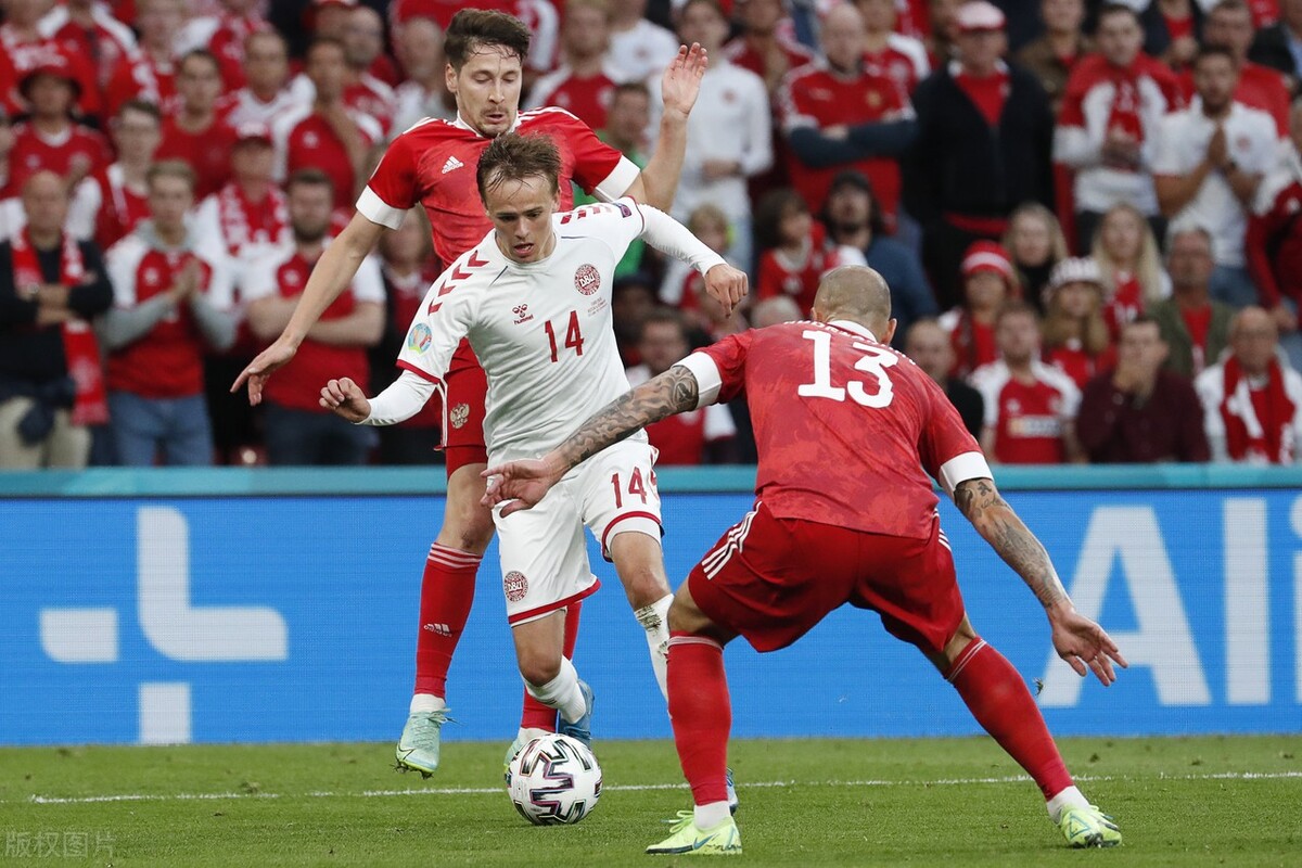 欧洲杯-丹麦4-1俄罗斯获小组第二出线，00后小将+切尔西后卫进球