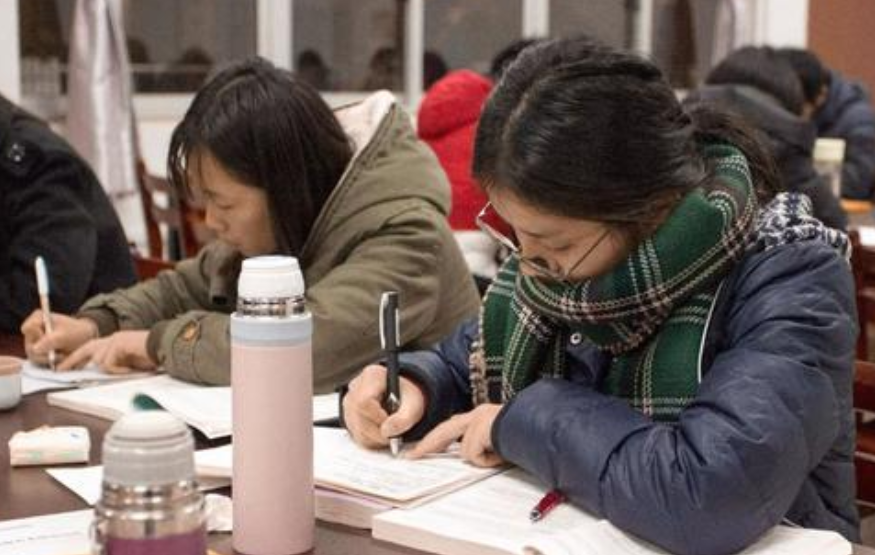 大学考试容易挂科吗（大学期末考试并不难）