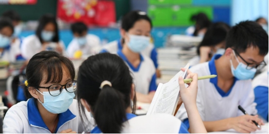 高考出成绩后才发现，住校和走读差别很大，家长：还好当初没选错