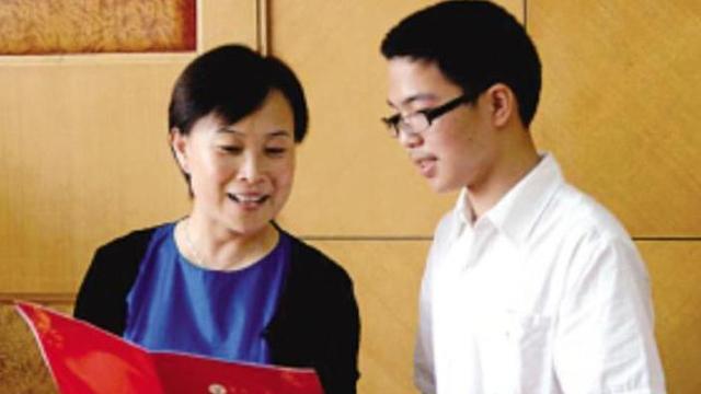 江苏高考作文仅755个字，有30字老师不认识，阅卷组长却打了满分