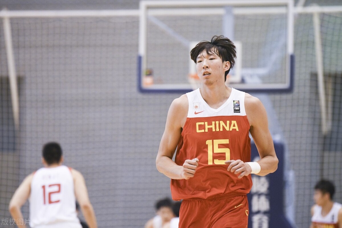 nba上为什么有加拿大国旗(面对豪华军团加拿大，中国男篮也有几点优势，打出拼劲有望获胜)