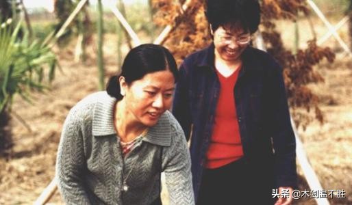 比较张爱玲和王安忆在文学作品中对上海描写的异同