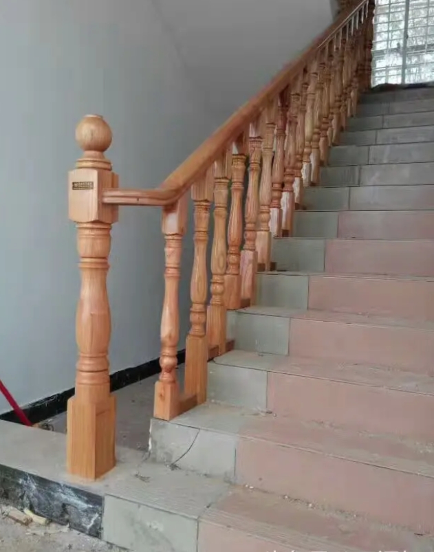 e7自建房装实木楼梯护栏扶手,什么材质最好?多少钱一米?
