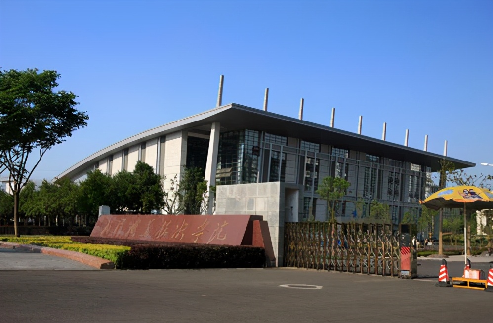 高考400分就能进的“华为后花园”，专科也会被偏爱，考生别错过