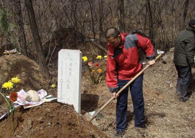 在农村，清明上坟讲究“两不去”，啥意思，为啥