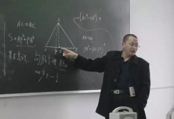 我国高考历史上，最难的三次数学考试，学生都是哭着走出考场