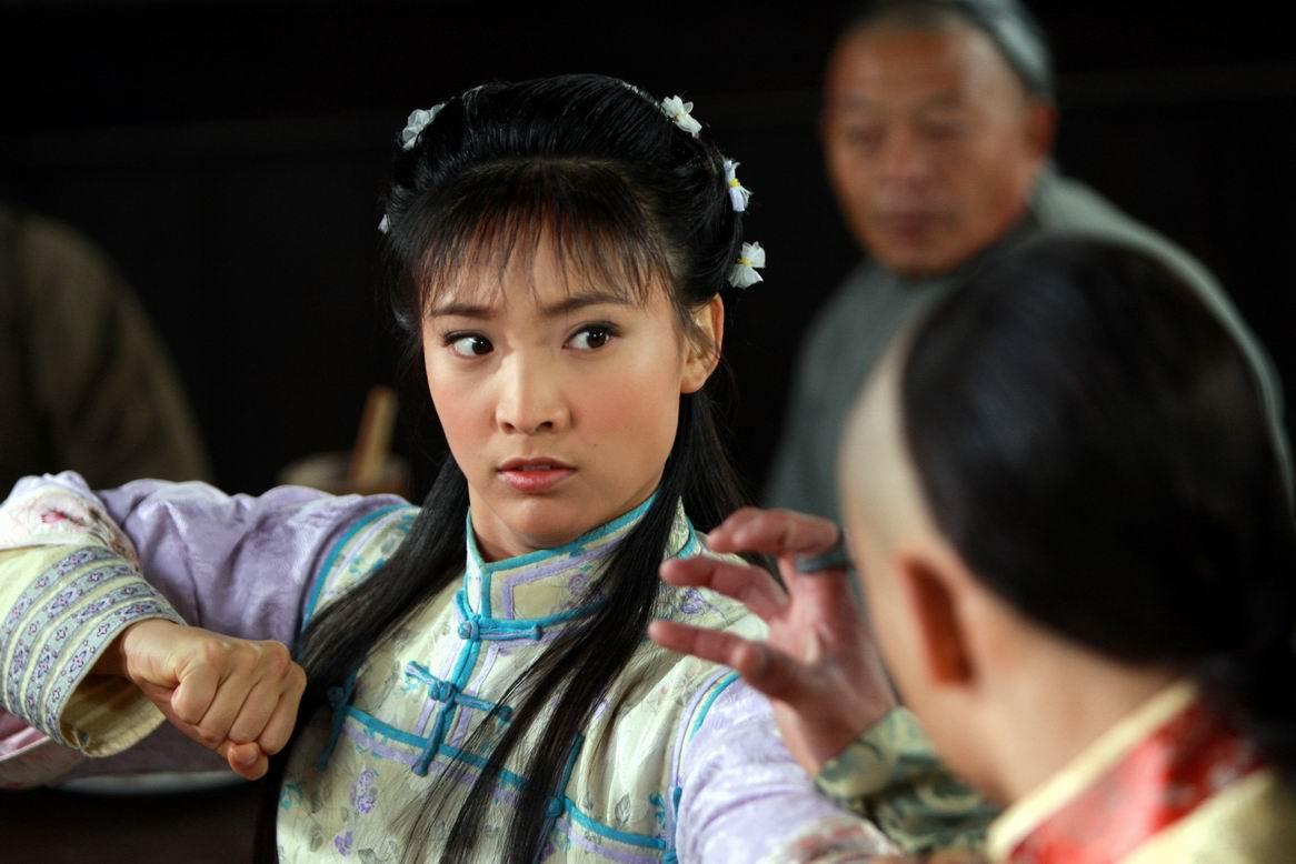 学过咏春,搭档过刘德华,长得比花美,心却那么狠,最终结局好惨