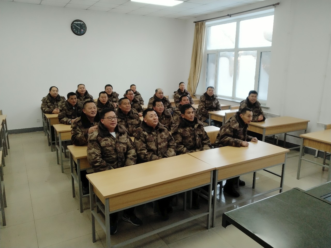 军校同学二十年再相聚——岁月不饶人，我们又何曾饶过岁月