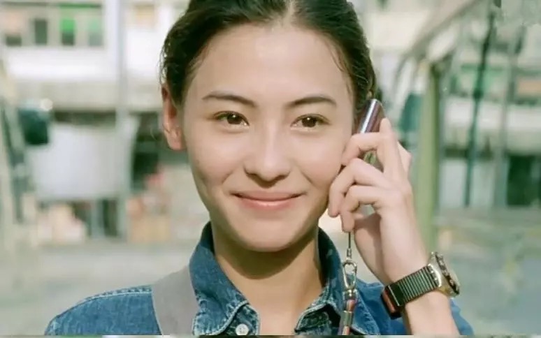 女星自曝为减肥“作死”，切除大肠胃里装水球，后遗症造成肠粘黏