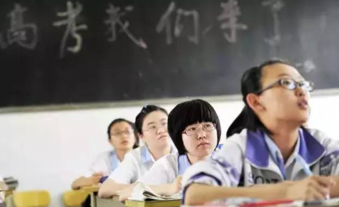 大学专业里，适合女生报考的有哪些？选对了或许就是人生赢家