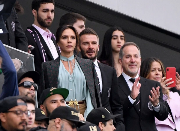 贝克汉姆无视规定，开派对为三子庆生遭炮轰！曾被感染还四处聚会