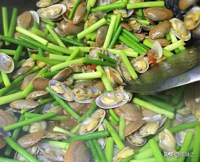 17道和蒜苗搭配的家常菜做法，口味鲜美，营养丰富