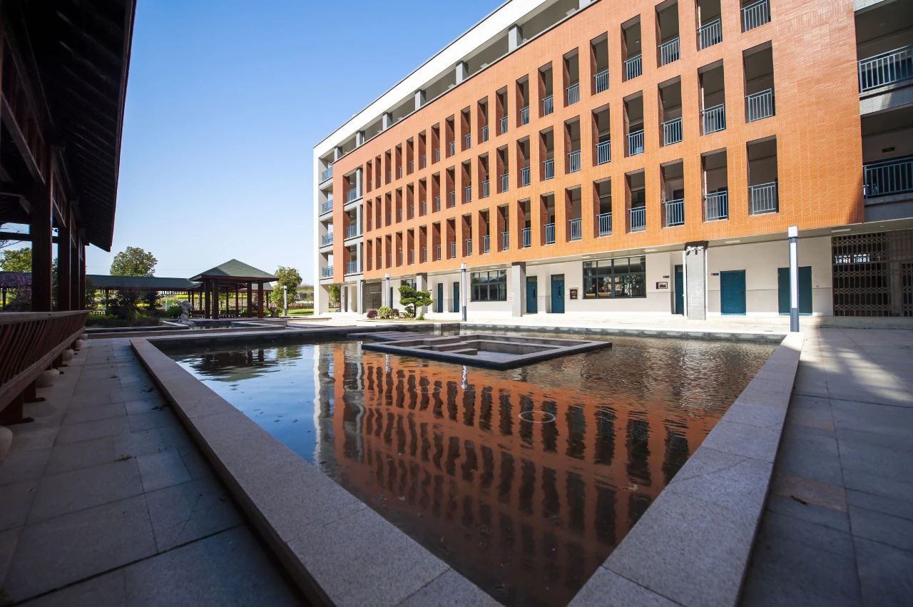 南京全封闭寄宿制新贵学校，它排第一