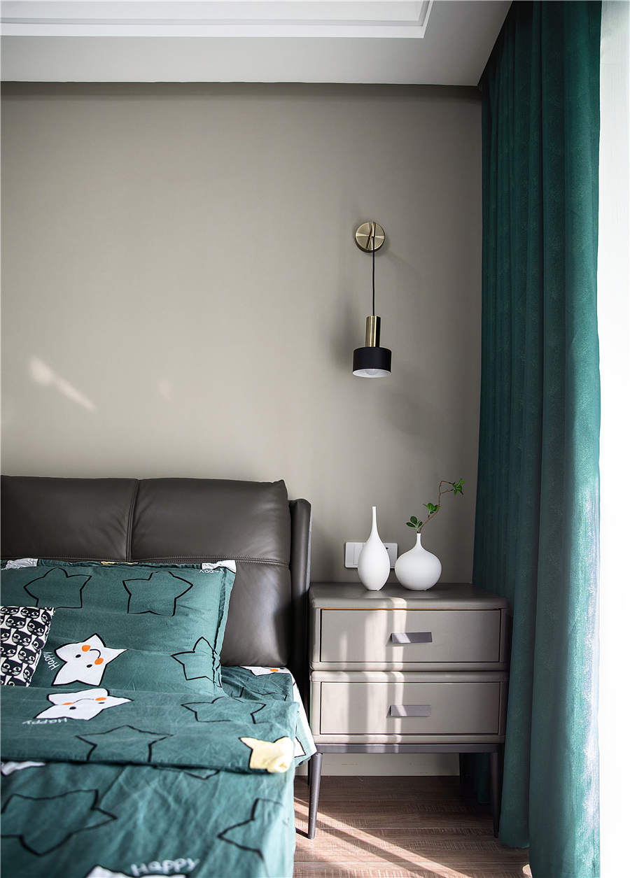 200㎡现代风设计，开放式厨房+餐厅+吧台，轻松自然的生活