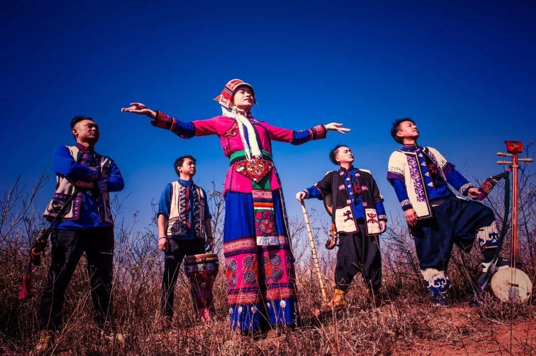 一个英国人的入滇记：捧红山人乐队，14年力撑云南少数民族音乐
