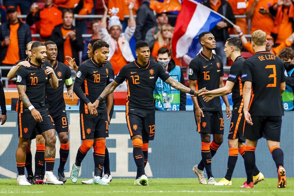 荷兰对捷克比赛场地（欧洲杯1／8决赛 荷兰队能否顺利拿下苦主捷克队？）
