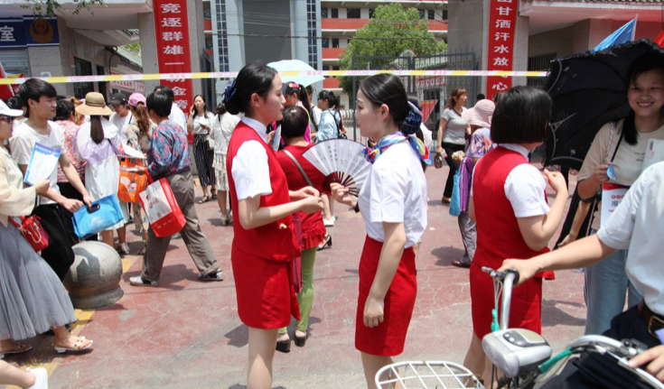 高考穿什么？切记有的衣服真不能穿进考场，真的可能影响考生发挥