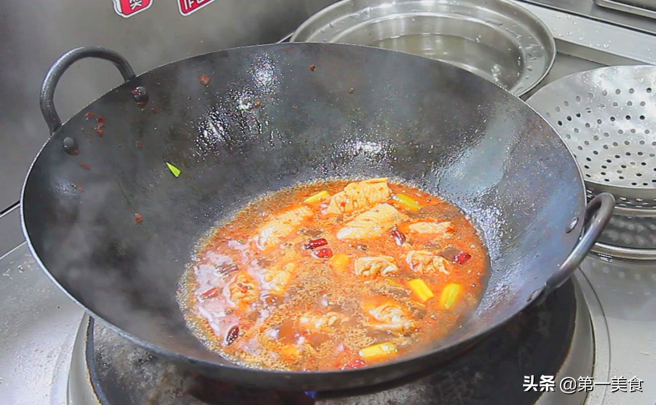 最爱盐焗鸡翅(砂锅版的盐焗鸡翅，肉质鲜美，软烂入味又好吃，吃上一口满嘴留香)