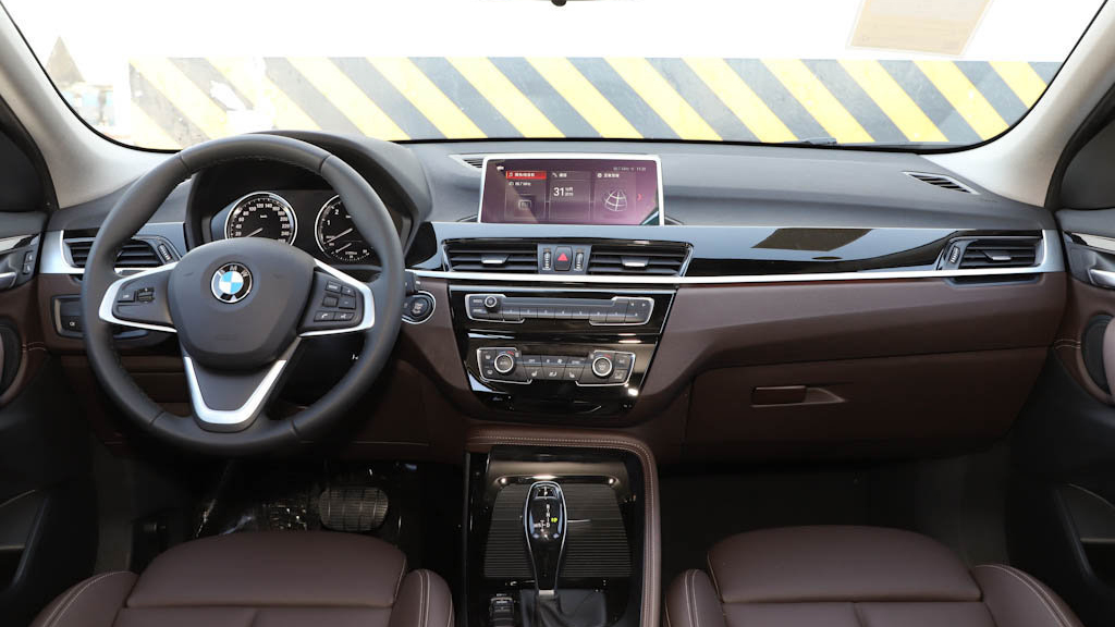 入门配置谁更丰富？奥迪Q3 Sportback对比宝马X2