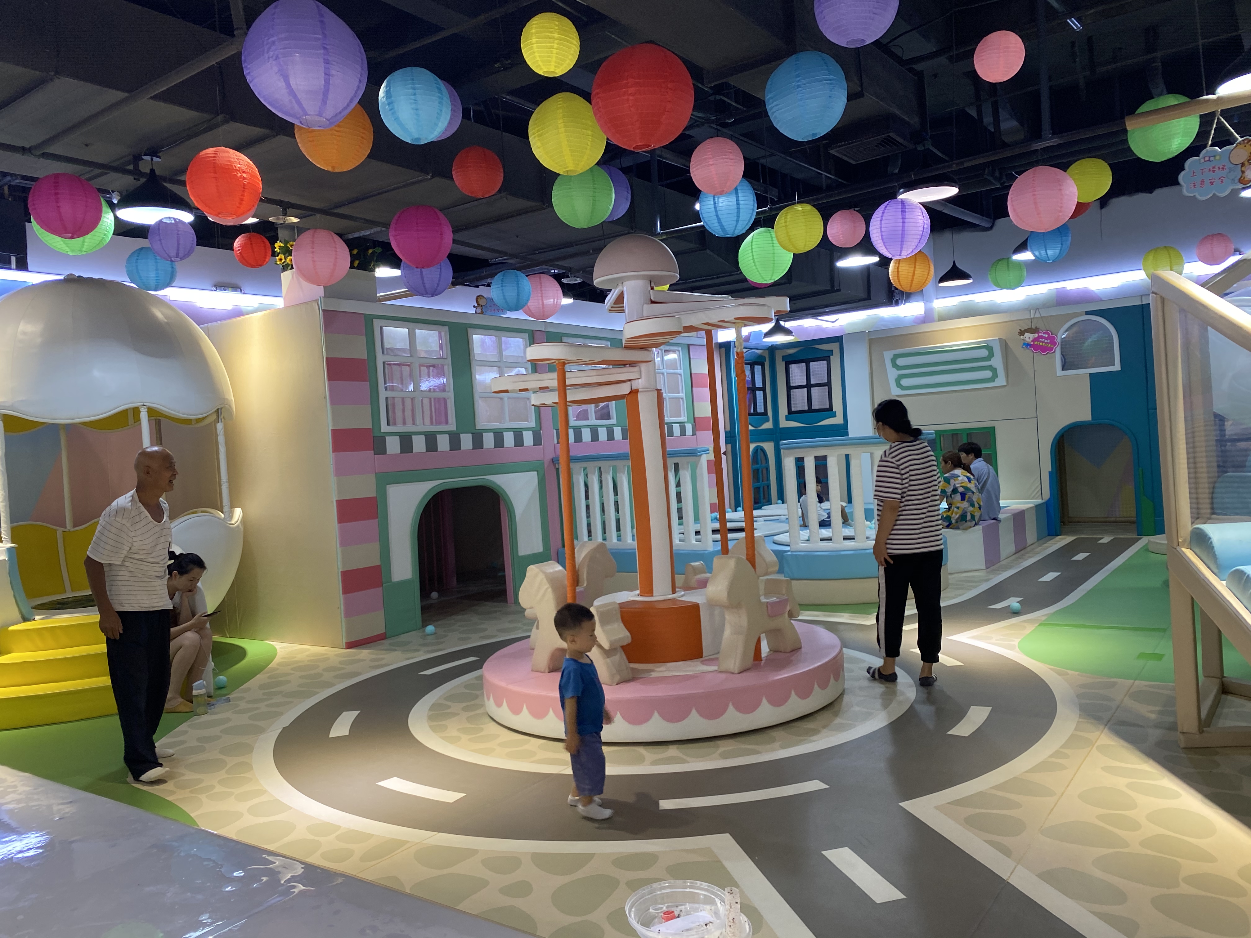 乐园的投资回报商场的儿童乐园属于一次性投入,终身受益的创业好项目