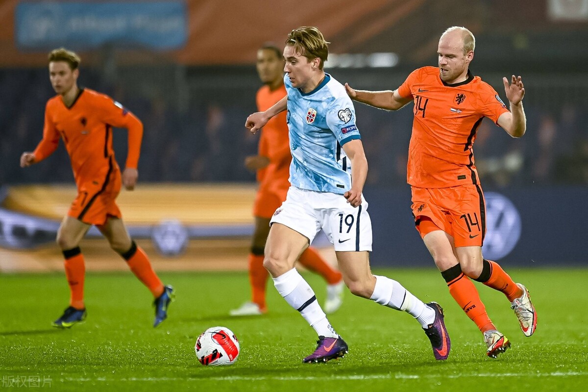 挪威vs荷兰世预赛（世预赛-荷兰2-0挪威获小组头名直接出线 时隔8年再进世界杯）