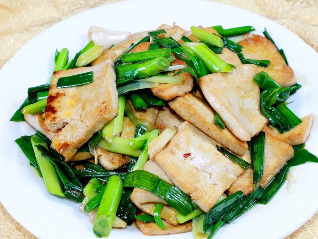 图片[5]-【酱烧青蒜豆腐】做法步骤图 解馋过瘾 一大盘不够吃-起舞食谱网