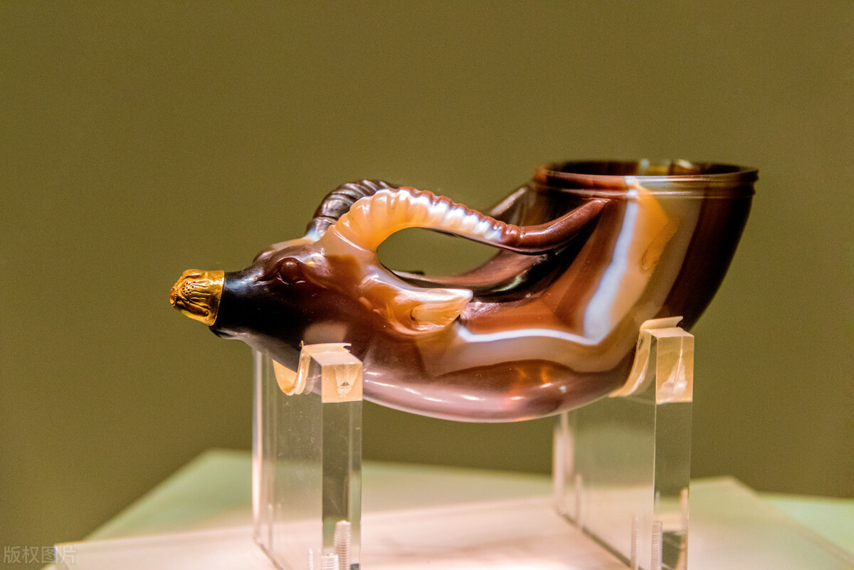 西安出土的缠丝玛瑙杯,举世唯一,是陕西历史博物馆镇馆之宝